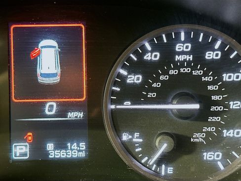 Used 2023 Subaru Ascent Premium w/ Convenience Package image 19