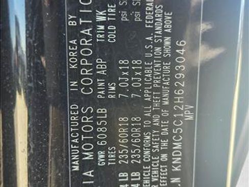 Used 2017 Kia Sedona SX FWD image 22