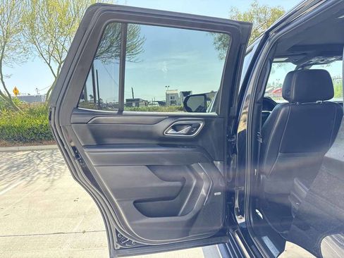 Used 2021 Chevrolet Tahoe RST w/ Luxury Package AWD/4WD image 12