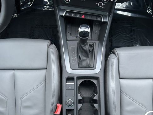 Certified 2025 Audi Q3 2.0T Premium w/ Convenience Package image 16
