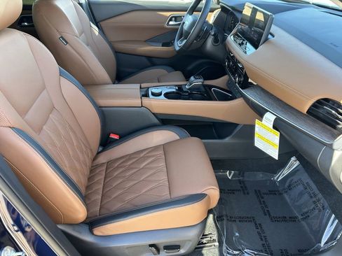 New 2026 Nissan Rogue Platinum image 9