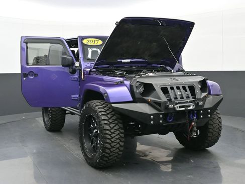 Used 2017 Jeep Wrangler Sahara image 44