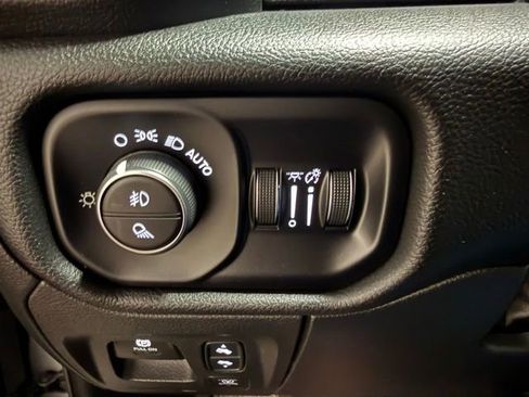Used 2025 RAM 1500 Big Horn AWD/4WD image 21