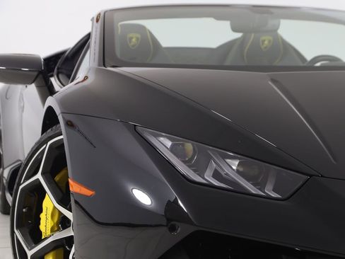 Used 2023 Lamborghini Huracan EVO image 25