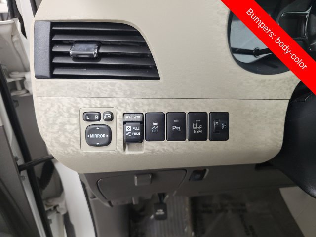 Used 2013 Toyota Sienna Limited w/ Premium Pkg AWD/4WD image 18