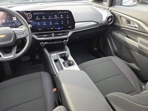 Certified 2026 Chevrolet Equinox EV LT FWD image 27
