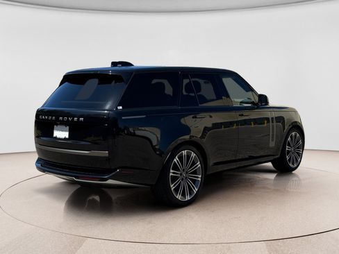 Used 2024 Land Rover Range Rover SE AWD/4WD image 5