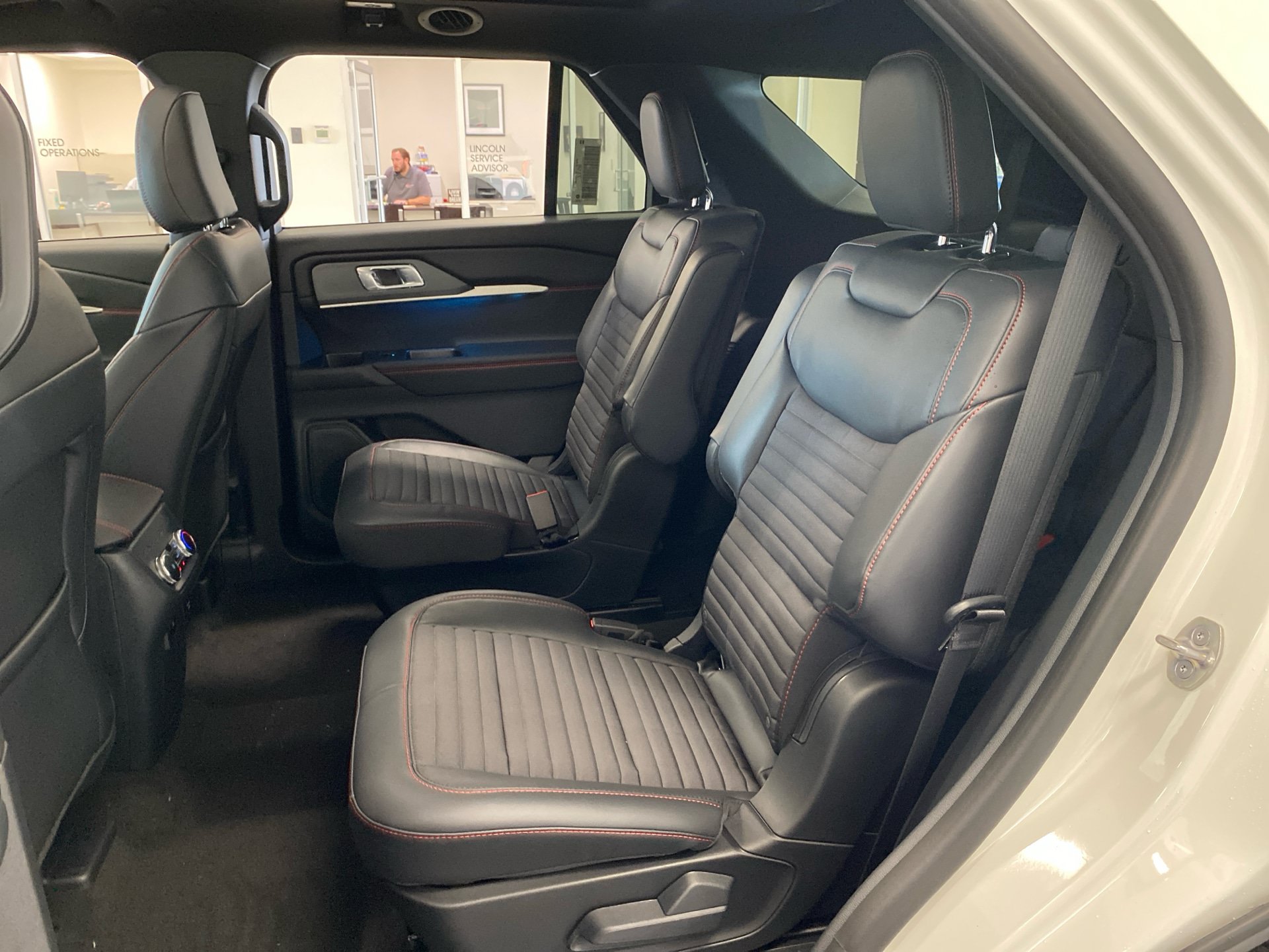 New 2027 Ford Explorer ST-Line w/ Premium Package AWD/4WD image 9