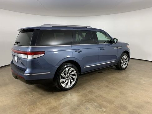 Used 2023 Lincoln Navigator Reserve image 38