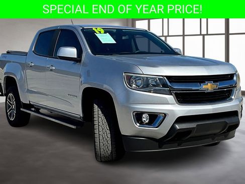Used 2019 Chevrolet Colorado W/T w/ Custom Special Edition image 3