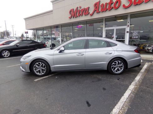 Used 2023 Hyundai Sonata SEL image 2