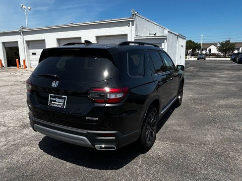 Used 2025 Honda Pilot Touring image 5