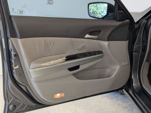 Used 2009 Honda Accord EX-L image 19