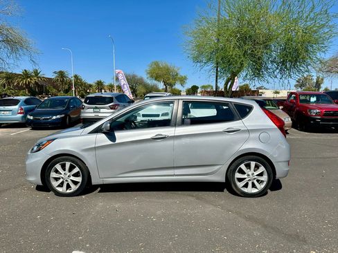 Used 2012 Hyundai Accent SE image 4