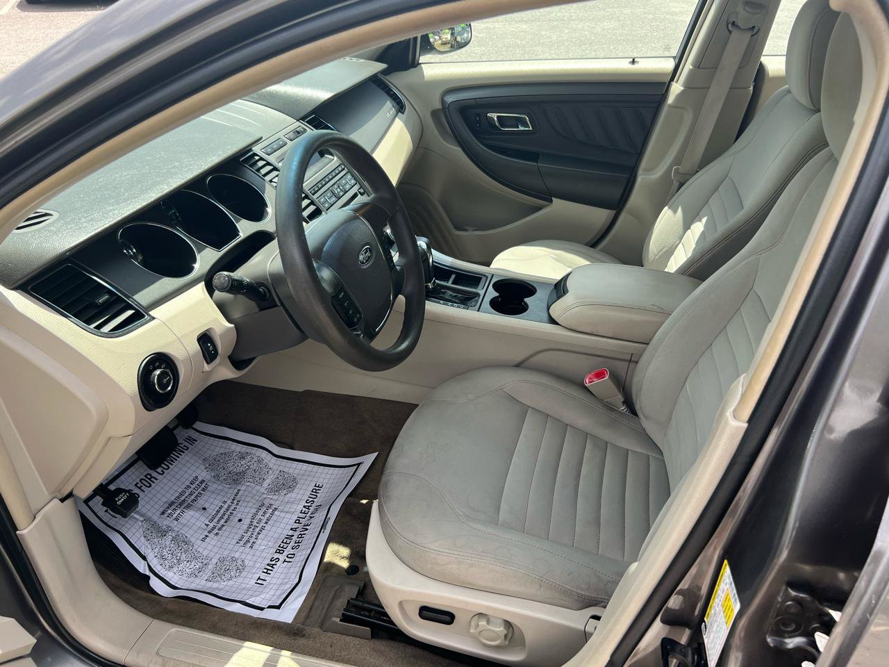 Used 2011 Ford Taurus SE FWD image 12