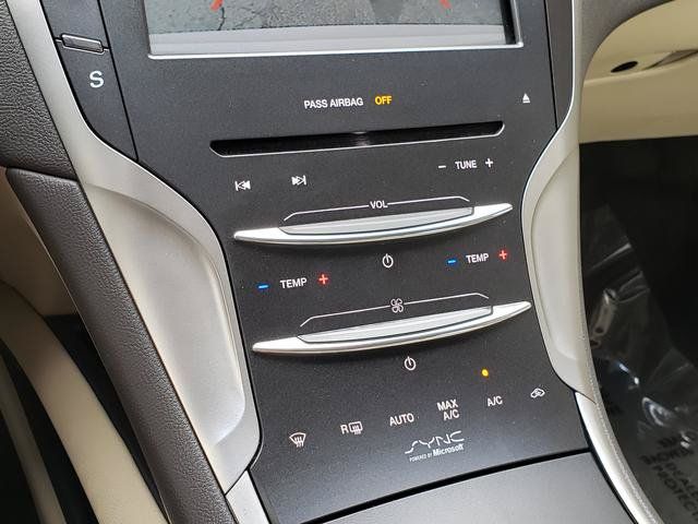 Used 2015 Lincoln MKZ w/ Equipment Group 102A Reserve FWD image 24