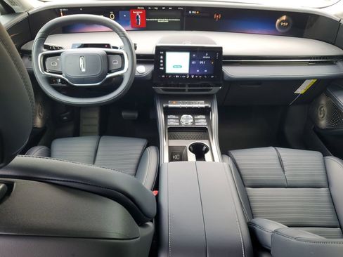 New 2025 Lincoln Nautilus Reserve image 14