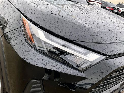 Used 2025 Toyota RAV4 XLE image 25