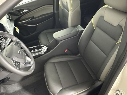 New 2026 Chevrolet Trax ACTIV w/ Sunroof Package FWD image 19