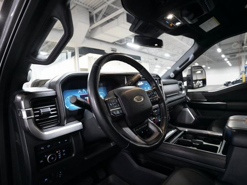 Used 2023 Ford F250 Platinum image 8