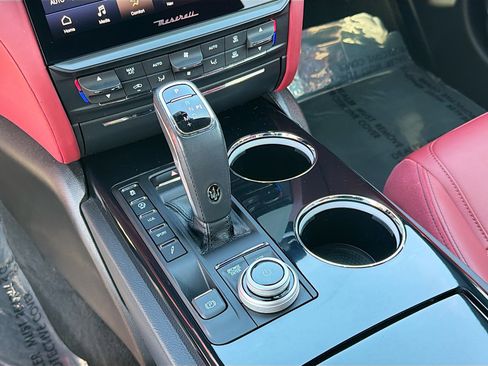 Certified 2022 Maserati Quattroporte GT image 29