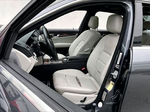 Used 2010 Mercedes-Benz C 300 Sport image 7
