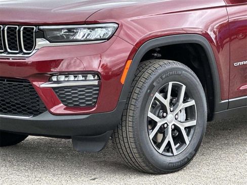 New 2025 Jeep Grand Cherokee Limited image 7