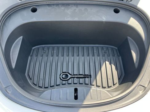 Used 2023 Tesla Model 3 Standard Range RWD image 12