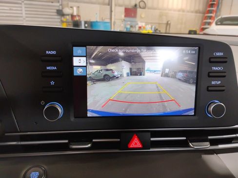 Used 2025 Hyundai Elantra Sport image 37