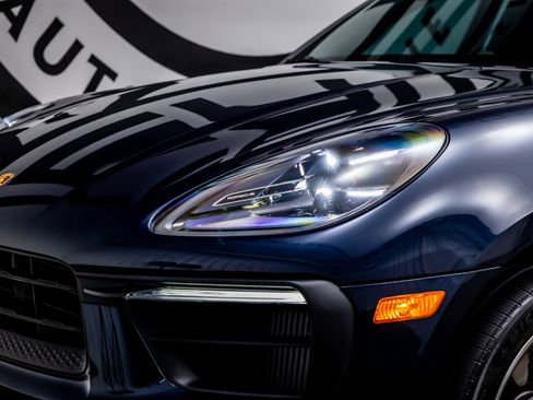 Used 2022 Porsche Macan S image 14