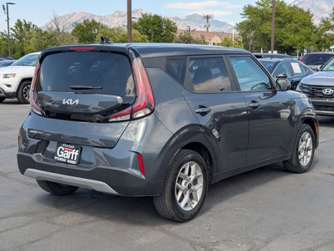 Used 2024 Kia Soul LX w/ Option Group 015 FWD image 3