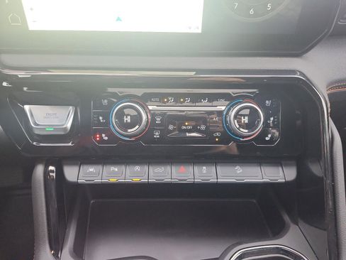 Certified 2025 GMC Sierra 1500 AT4 w/ AT4 Premium Package image 21