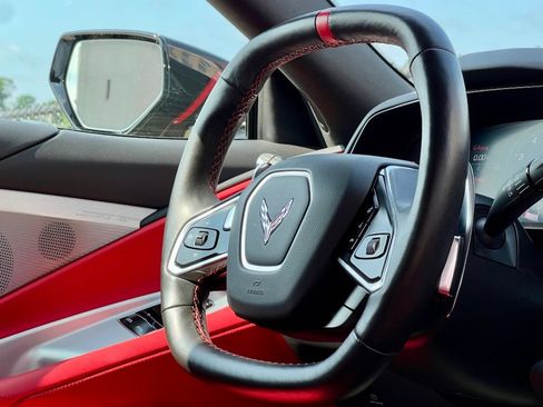Used 2022 Chevrolet Corvette Stingray Preferred Cpe w/ Z51 Performance Package RWD image 18