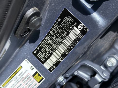 Used 2022 Toyota Corolla SE FWD image 33