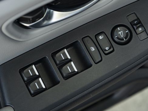 Used 2025 Honda Pilot EX-L image 36