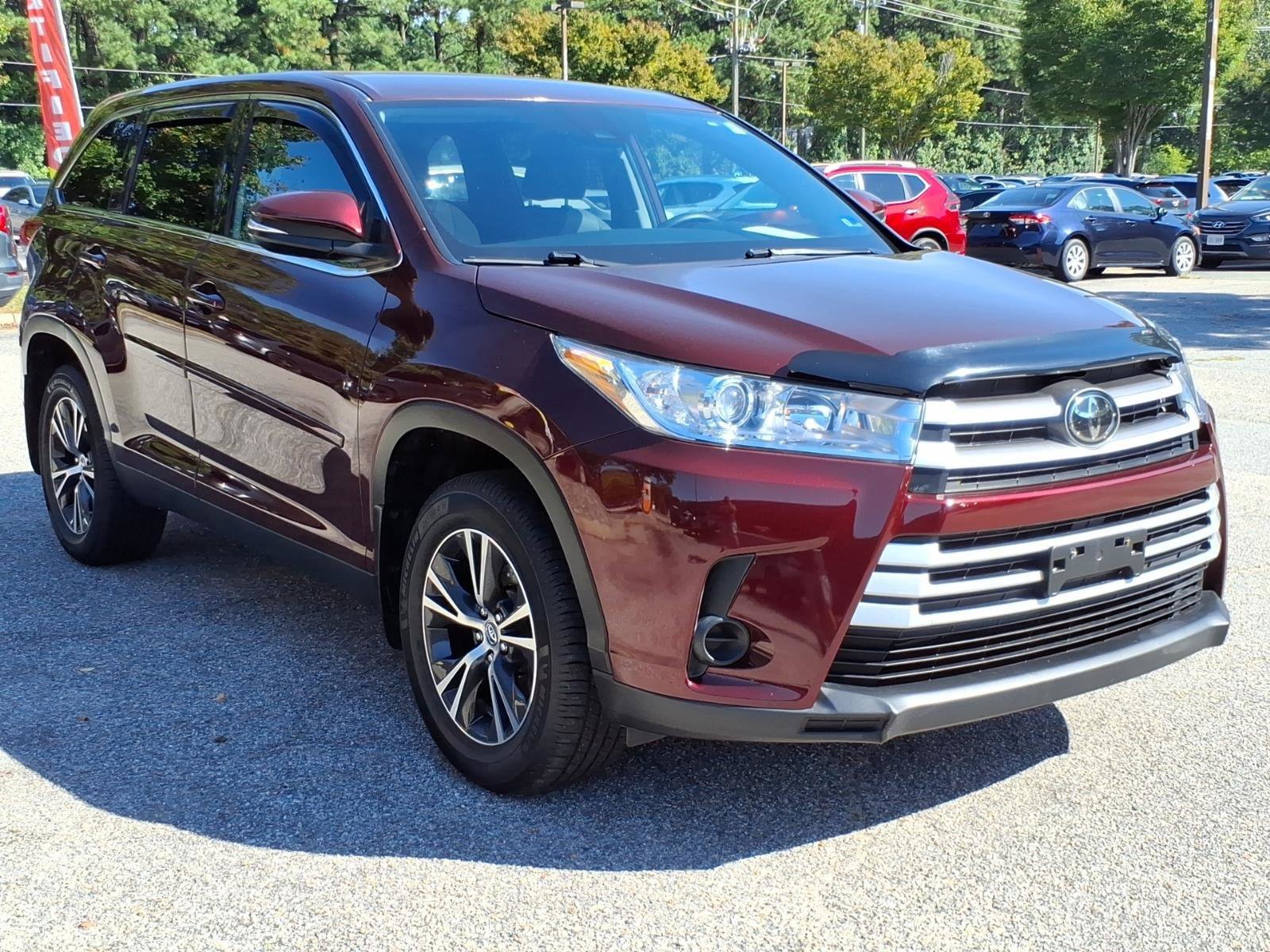 Used 2019 Toyota Highlander LE AWD/4WD image 5