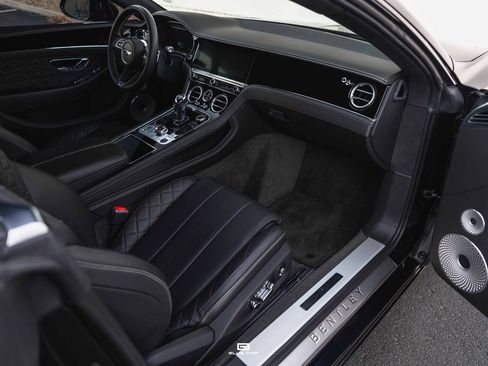 Used 2022 Bentley Continental GT image 29