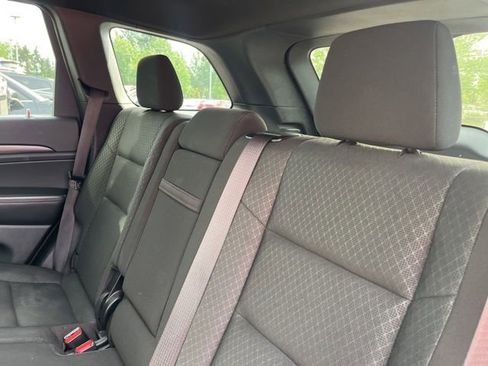 Used 2020 Jeep Grand Cherokee Laredo w/ Security & Convenience Group AWD/4WD image 11