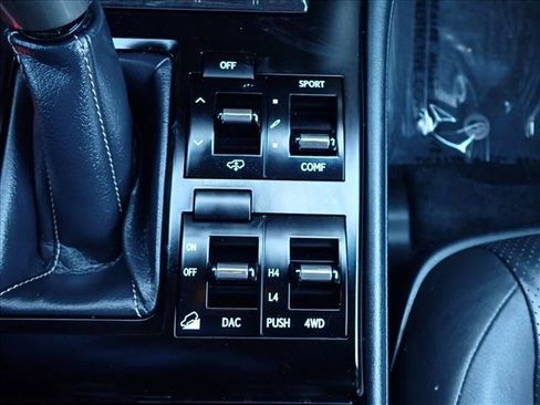 Used 2021 Lexus GX 460 Luxury w/ Accessory Package AWD/4WD image 22