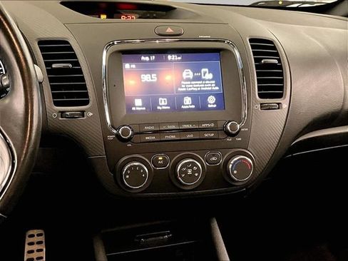 Used 2017 Kia Forte SX FWD image 6