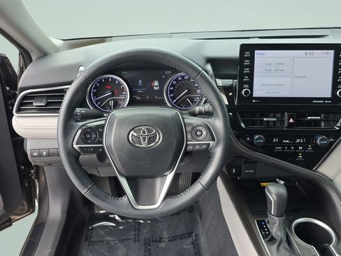 Used 2024 Toyota Camry XLE FWD image 12