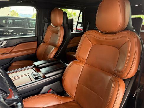 Used 2018 Lincoln Navigator Reserve w/ Technology Package AWD/4WD image 6