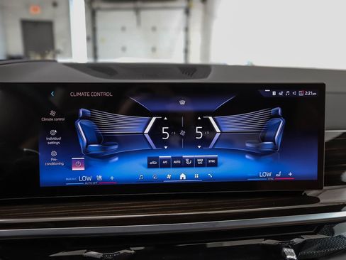 New 2026 BMW X5 xDrive40i AWD/4WD image 17