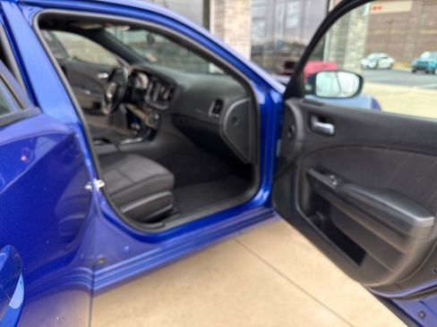 Used 2022 Dodge Charger SXT w/ Blacktop Package image 13