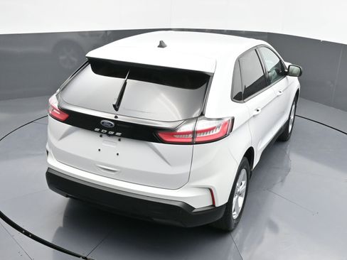 Used 2021 Ford Edge SE image 36