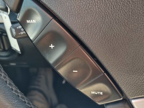 Used 2008 Porsche Cayenne image 16