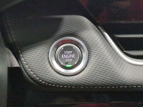 Used 2025 Chevrolet Equinox LT image 12