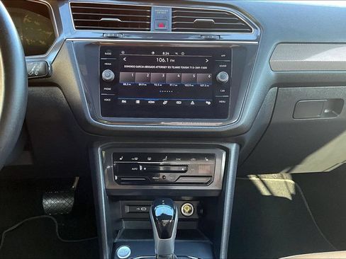 Used 2023 Volkswagen Tiguan SE FWD image 43