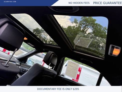 Used 2011 Mercedes-Benz E 550 4MATIC Sedan image 22