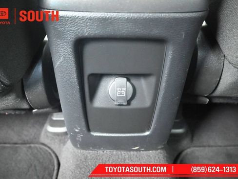 Used 2019 Dodge Journey SE FWD image 27
